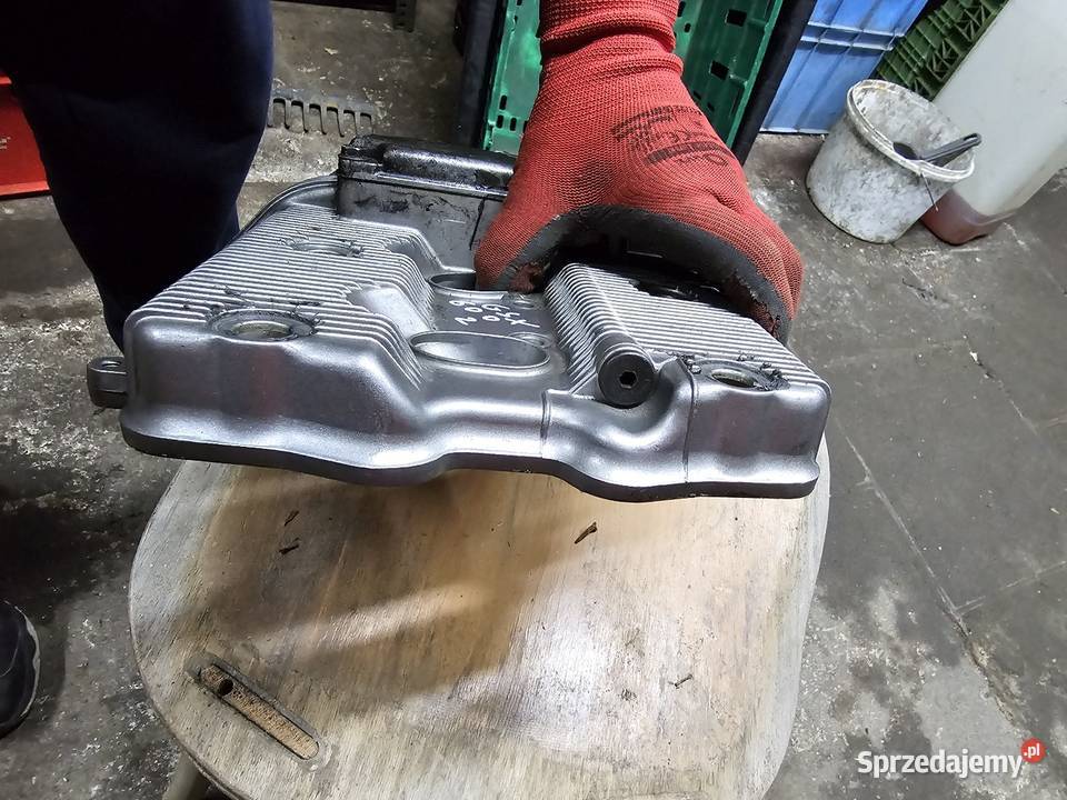 Suzuki GSX 600 f katana pokrywa zaworów zaworowa Silniki i osprzęt Jelenia Góra