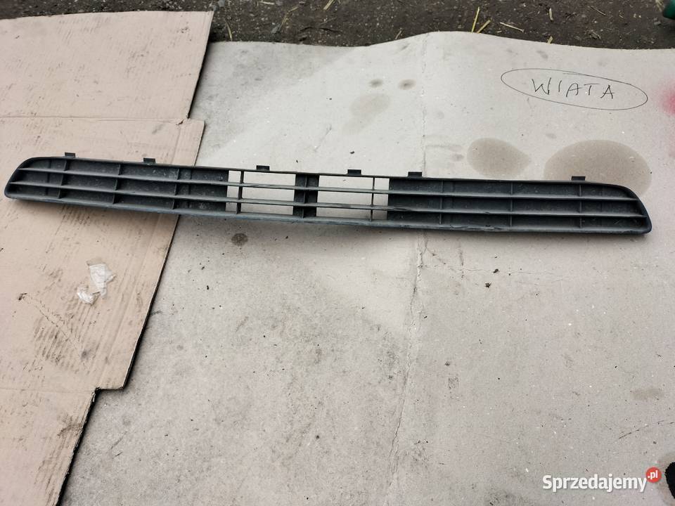 AUDI 80 B3 80B3 ŚRODKOWA KRATKA ZDERZAKA PRZÓD Kamień-Kolonia sprzedam