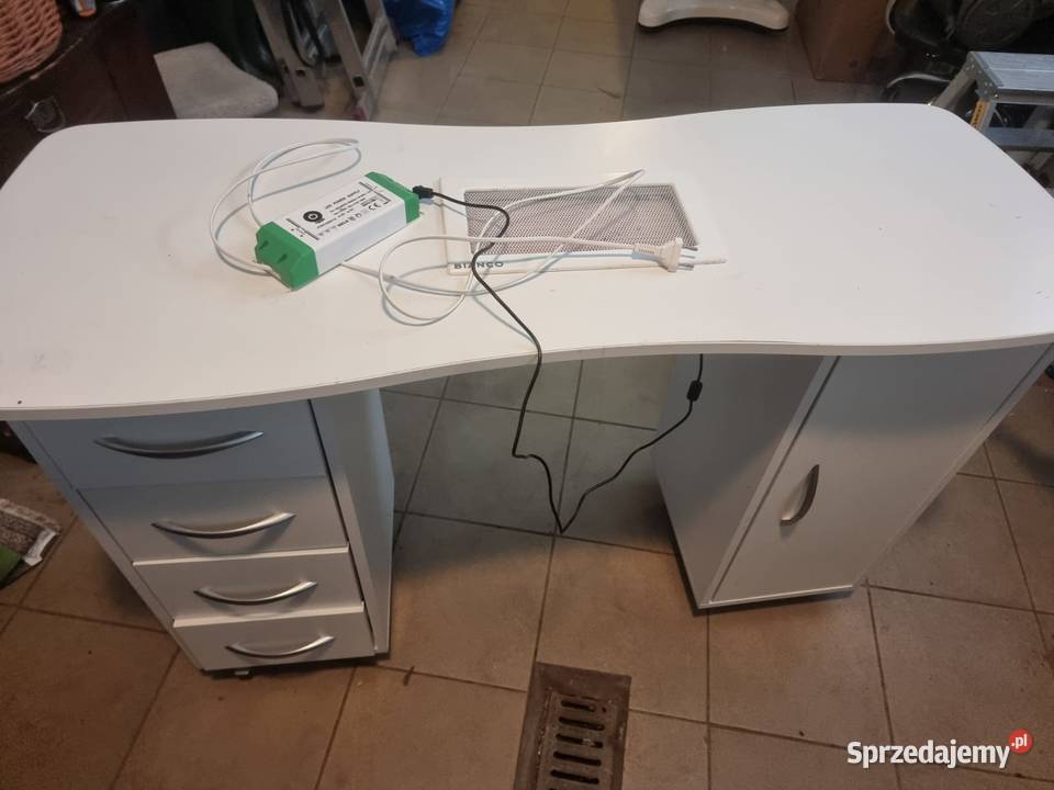 Sprzedam wyposazenie salonu kosmetycznego Warszawa sprzedam