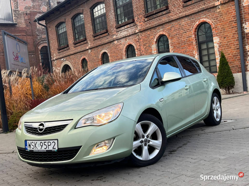 Opel Astra 14 TURBO ALU Klima Service NAP J