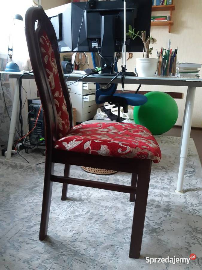 Drewniane tapicerowane krzesła do jadalni