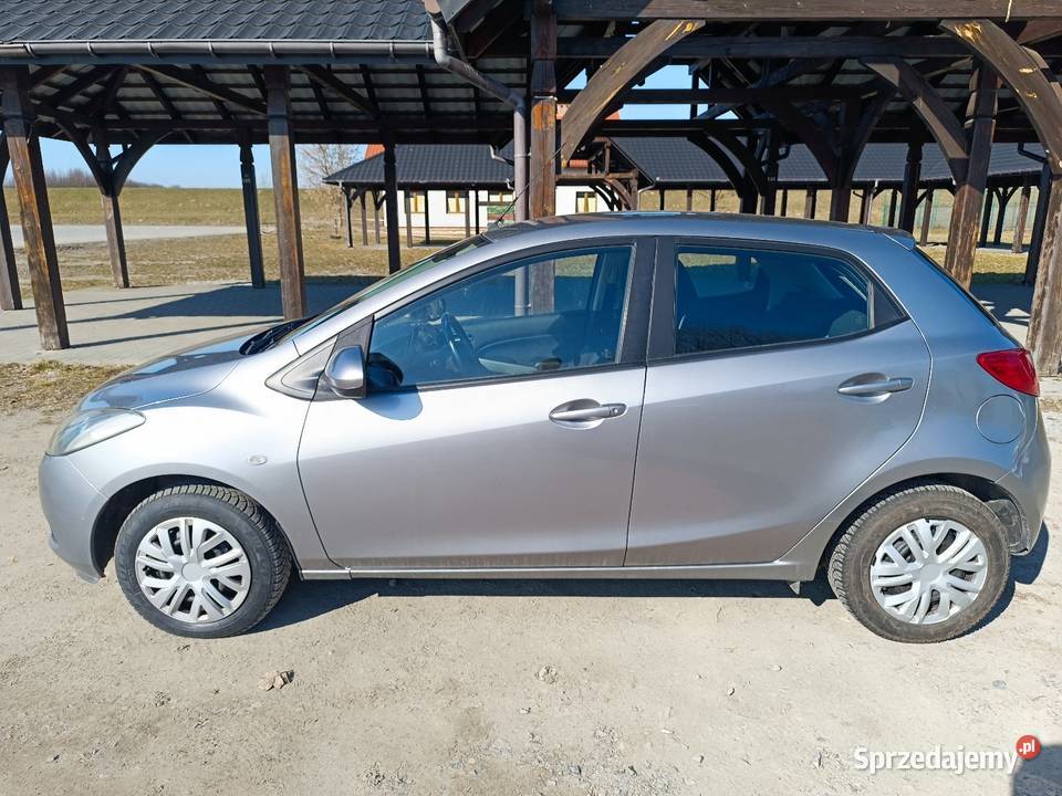 Mazda 2 niski przebieg bogata wersja poduszka powietrzna Tarnobrzeg sprzedam