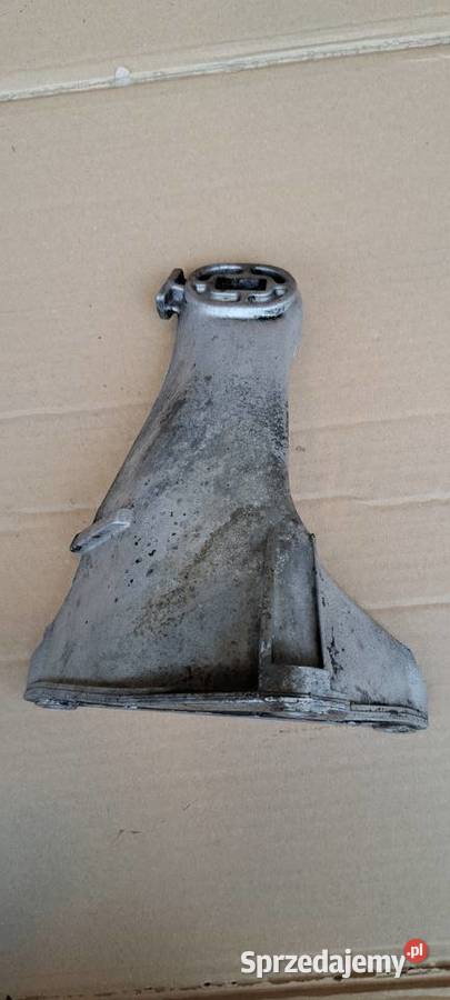 Łapa mocowanie silnika 8A0199308D Audi 80 B4 Luzino