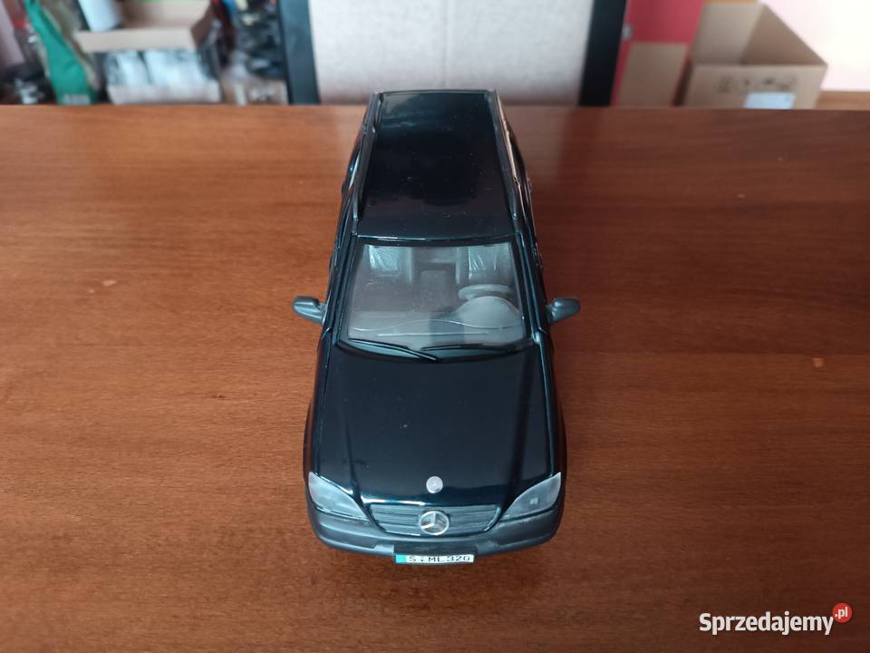 Model samochodu MercedesBenz Scala 124 Malarstwo Szczyrk