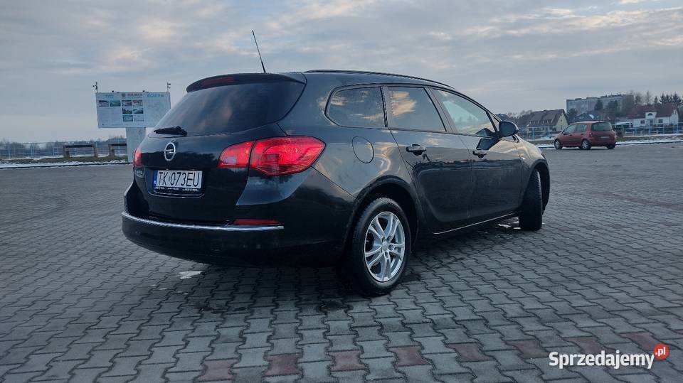 Opel Astra J Sports Tourer świętokrzyskie Radomice sprzedam