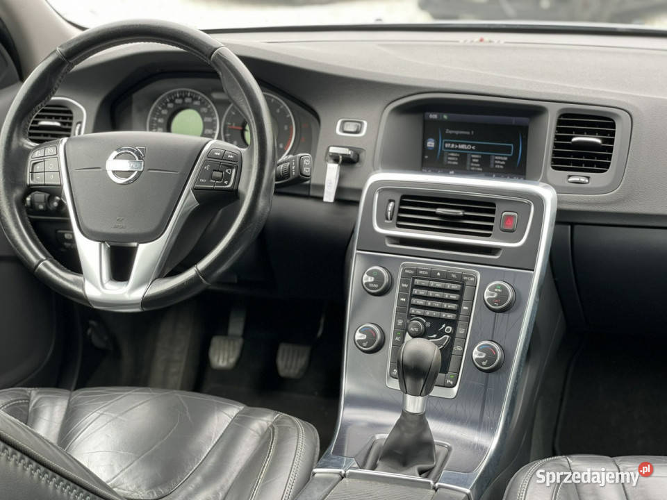 Volvo V60 16 D2 115 2012 skóry climatronic hak Rok produkcji 2012 dolnośląskie Wrocław sprzedam