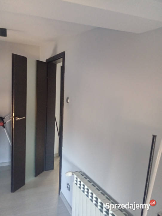 Duży dom o powierzchni 278 M2 z budynkami Lubień