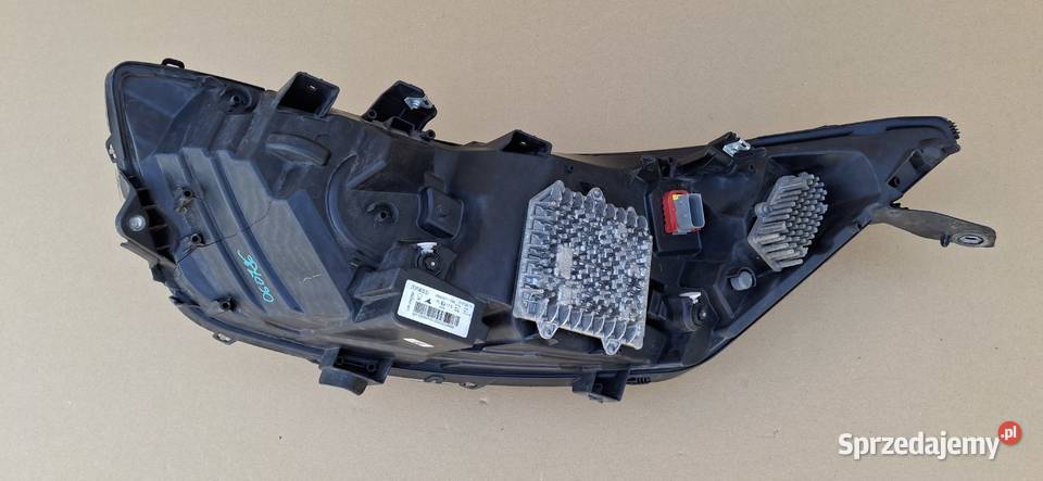 IVECO DAILY LIFT 19 REFLEKTOR PRAWY FULL LED lubuskie Bieleń sprzedam