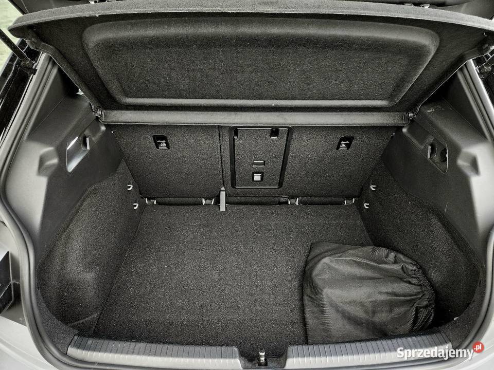 Obserwuj Volkswagen ID3 Moon Stone Gray 58kW 204 poduszka powietrzna Puszczykowo