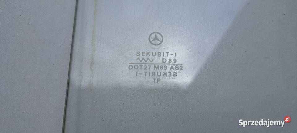 Szyba drzwi lewa tylna Mercedes W123 sedan Luzino
