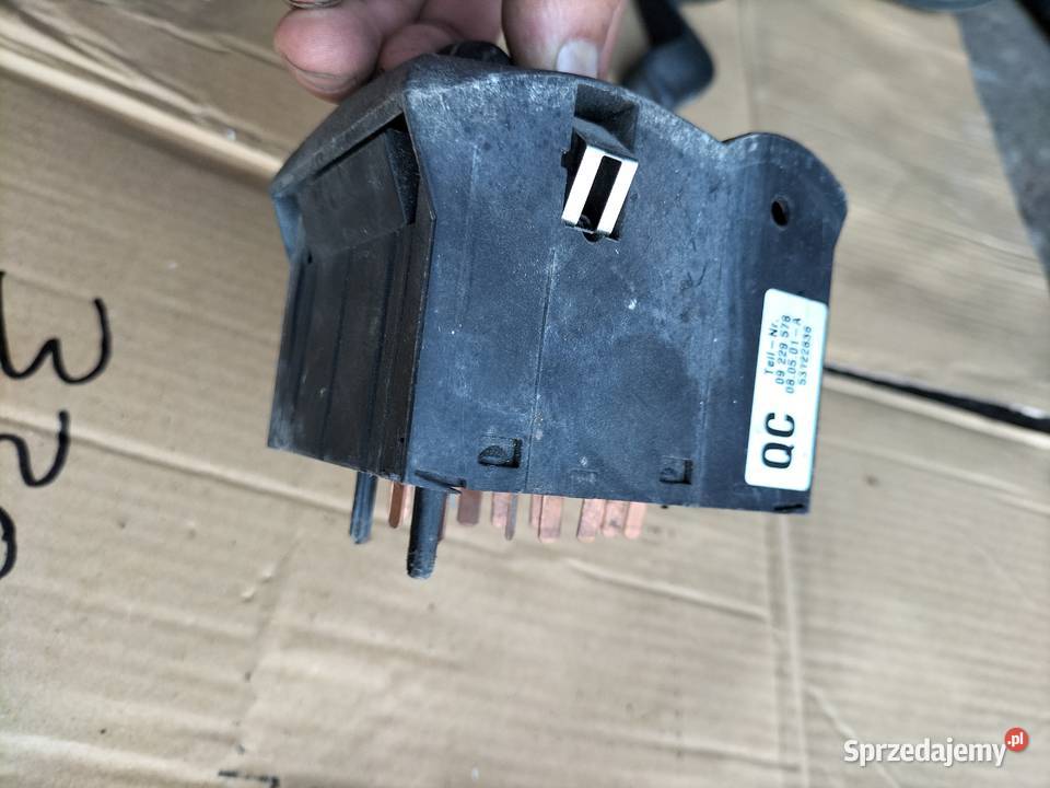 WŁĄCZNIK PRZEŁĄCZNIK ŚWIATEŁ OPEL OMEGA B Kamień-Kolonia