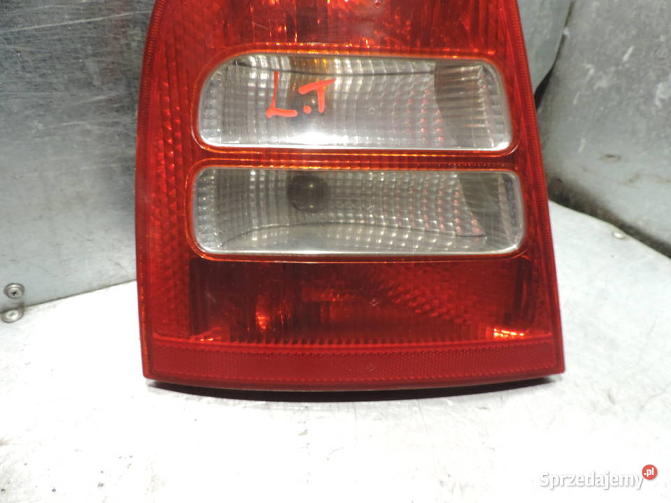 SKODA OCTAVIA 1 HB LAMPA LEWA TYLNA Rok produkcji 1999 małopolskie Nowy Sącz