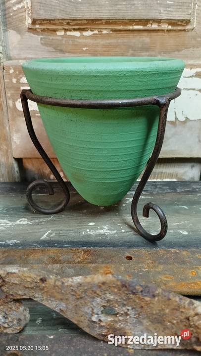 Stare metalowe uchwyty na doniczki Katowice