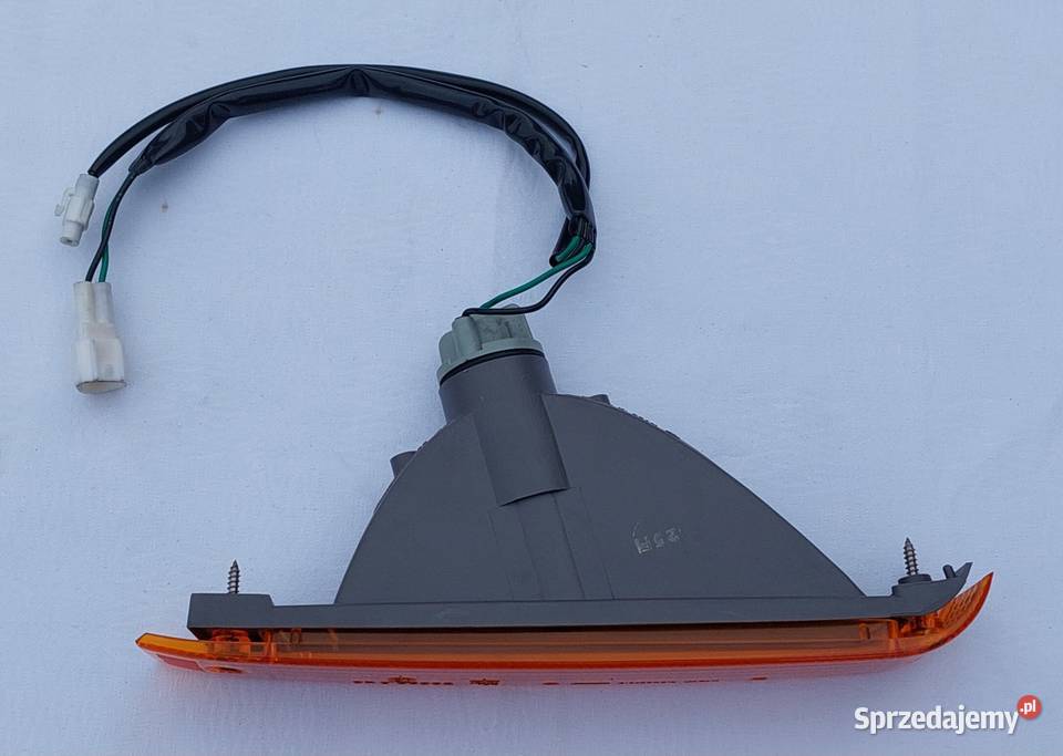 KIERUNKOWSKAZ BOCZNY PRAWY SUBARU JUSTY Mielęcin sprzedam