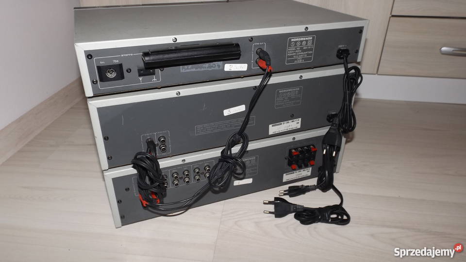 Wieża Nordmende 260W składająca się z decka warmińsko-mazurskie Grodziczno