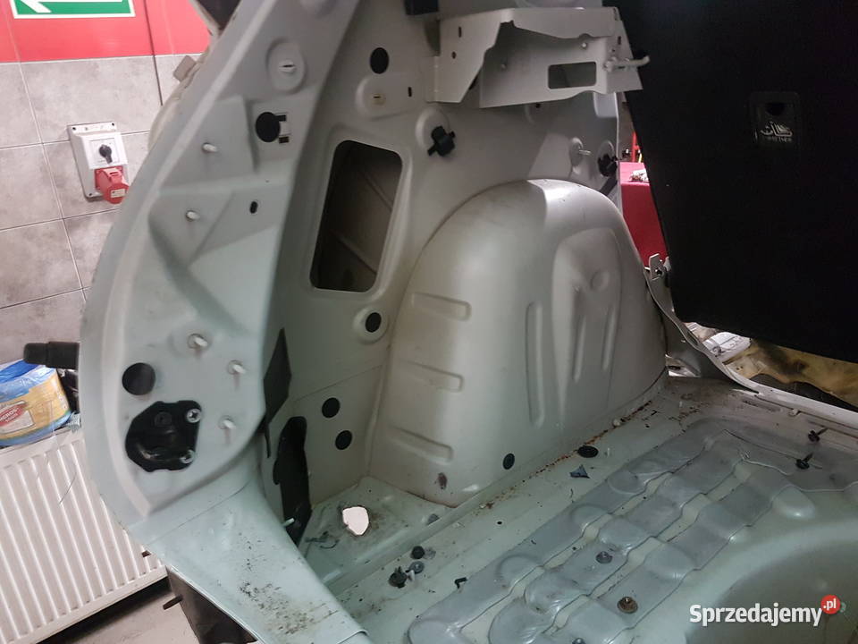 PEUGEOT 3008 I 2011 2012 BLOTNIK TYL LEWY Rok produkcji 2012