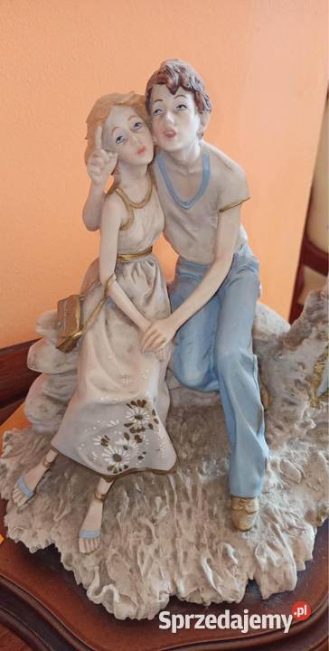 Figurka Capodimonte Pary kochanków Siedząca Para