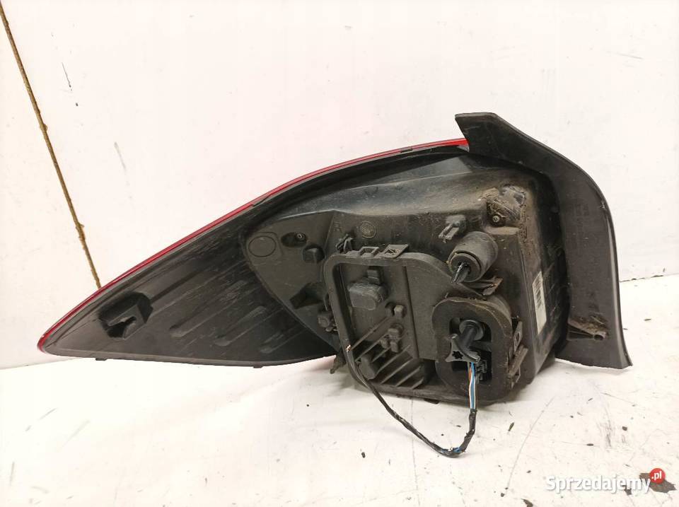 LAMPA TYŁ PRAWA EU USZKODZONA 265505695R Dacia Rok produkcji 2018 sprzedam