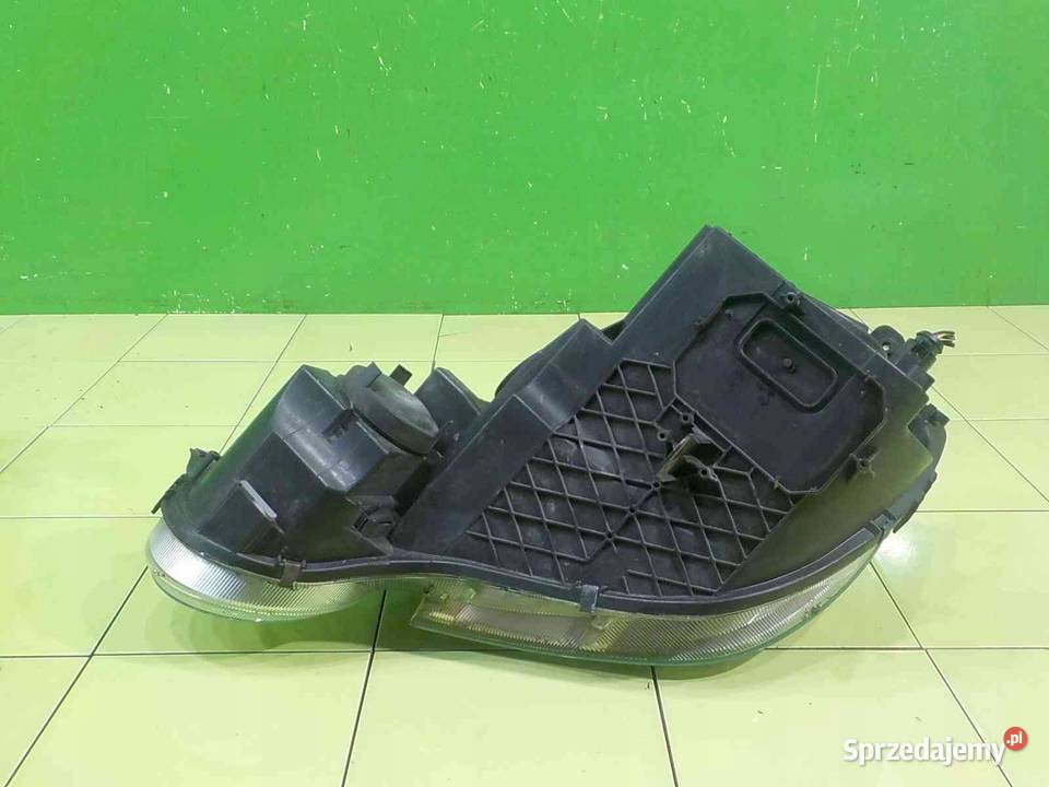 SKODA YETI 18 TSI 11r lampa prawa przod Suków sprzedam
