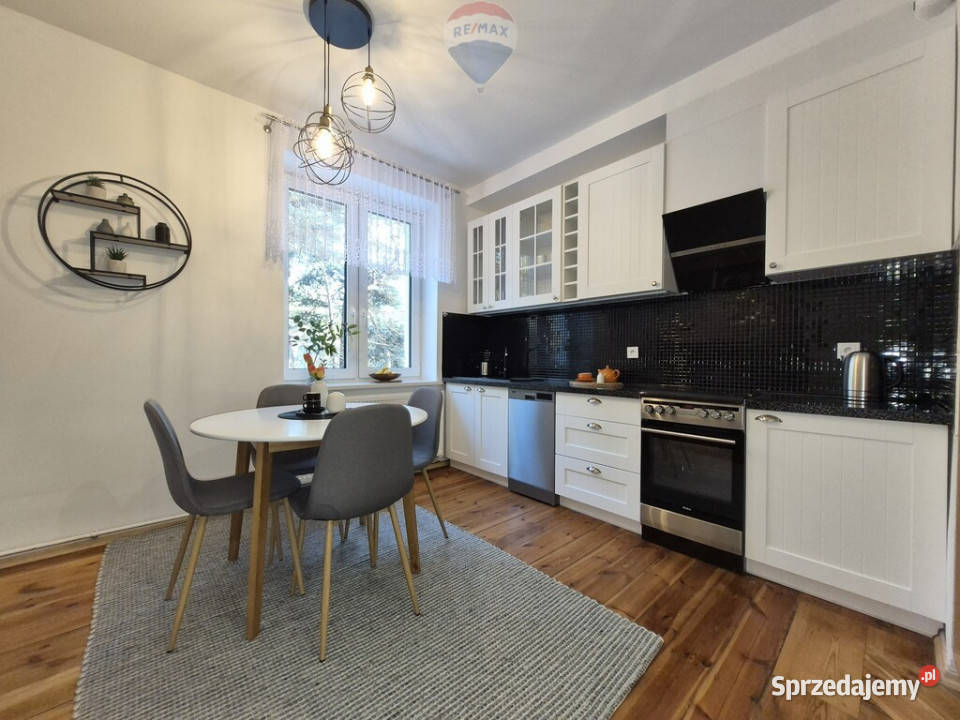 Klimatyczne mieszkanie w willi w Milanówku Milanówek