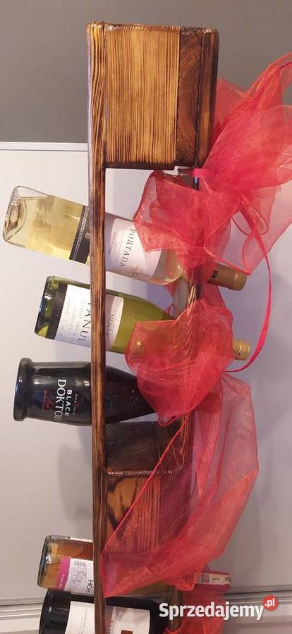 Stojak na wino z palety Września
