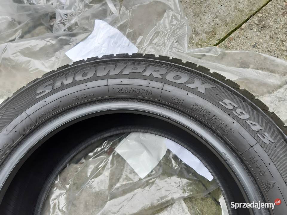 Opona zimowa 20560R16 96H Toyo Snowprox S943 Samochodowe sprzedam