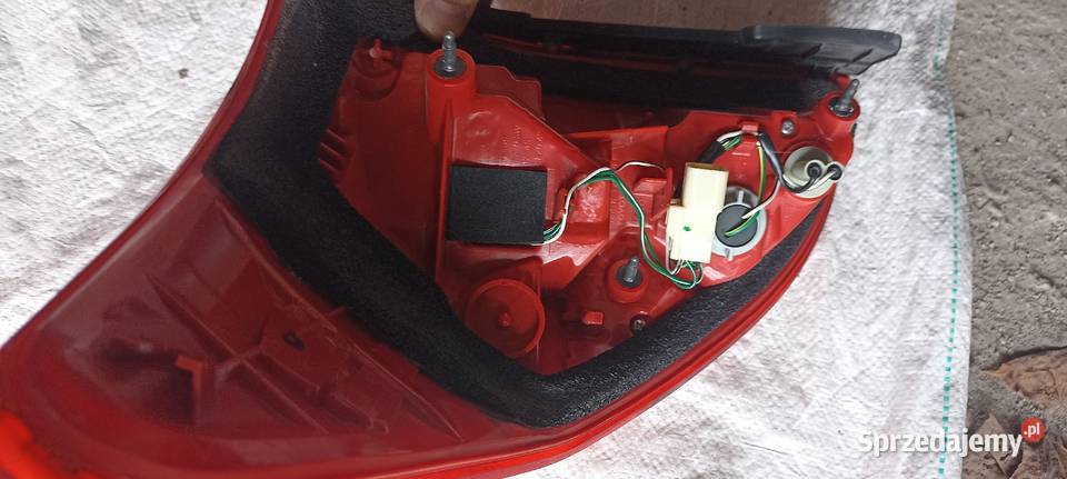 Lampa tył toyota RAV4 Oświetlenie