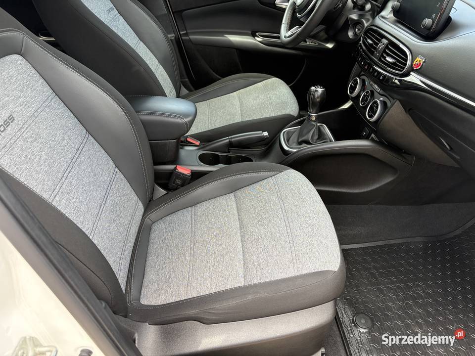 FIAT TIPO CROSS Salon BezwypKlimaSkóra NAWIFull immobilizer Libiąż