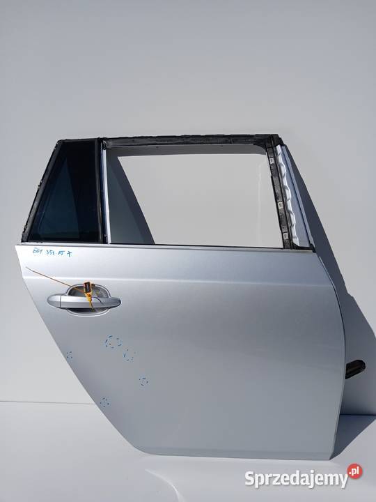 DRZWI PRAWE TYLNE TYŁ BMW E61 TITANSILBER osobowe Strzyżewice