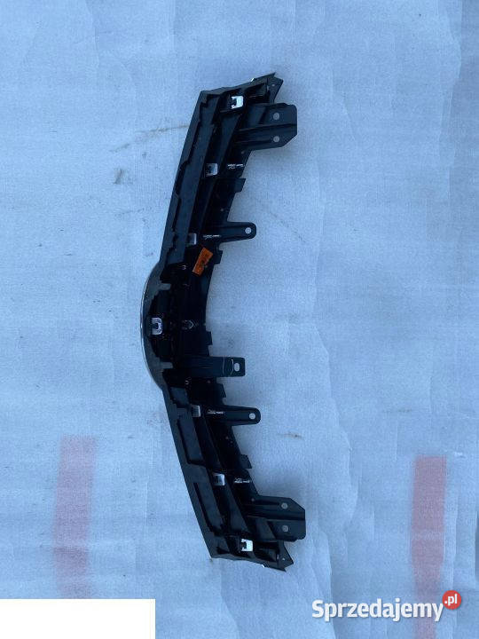 TOYOTA COROLLA E16 LIFT ATRAPA 5311102A80 osobowe Kozubszczyzna sprzedam
