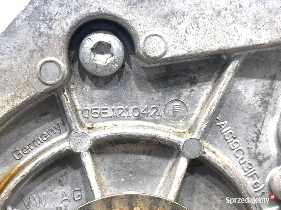 OBUDOWA TERMOSTATU POMPA WODY AUDI Q3 II