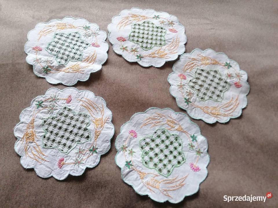 Serwetki ręcznie haftowane okrągłe 5 sztuk sprzedam