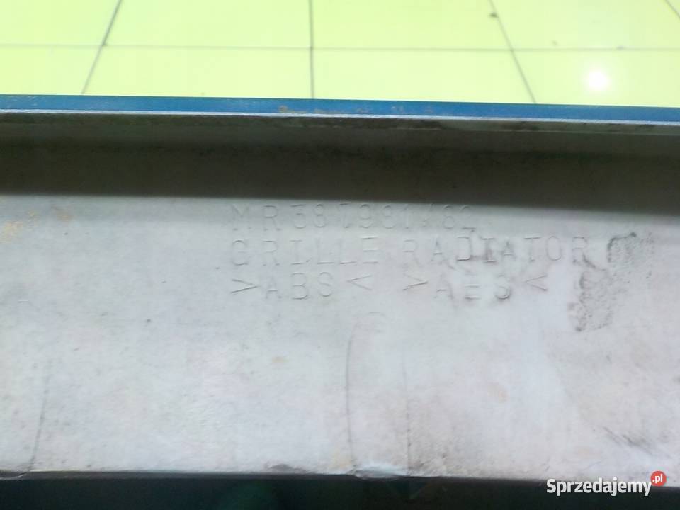 MITSUBISHI PAJERO III 35 B AUT 01r atrapa grill osobowe Atrapy