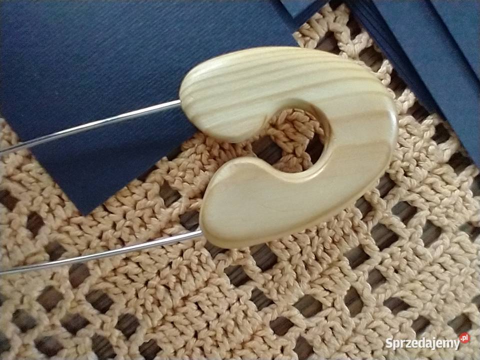 Klasyczna spinka agrafka do szala drewno