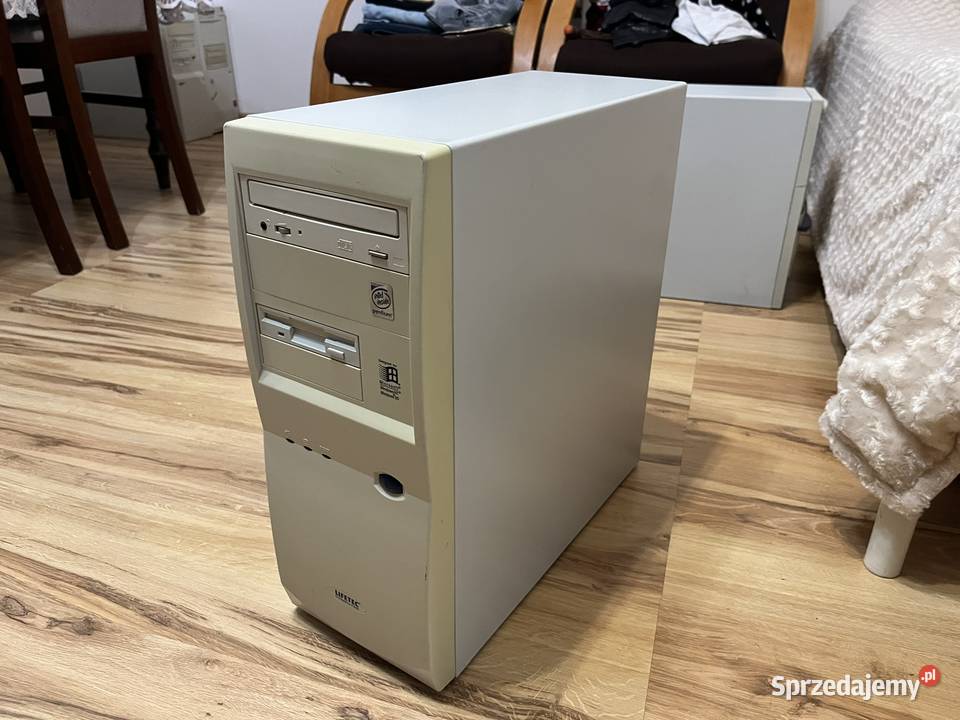 Zabytkowy komputer PC Lifetec Pentium MMX 166MHz sprzedam