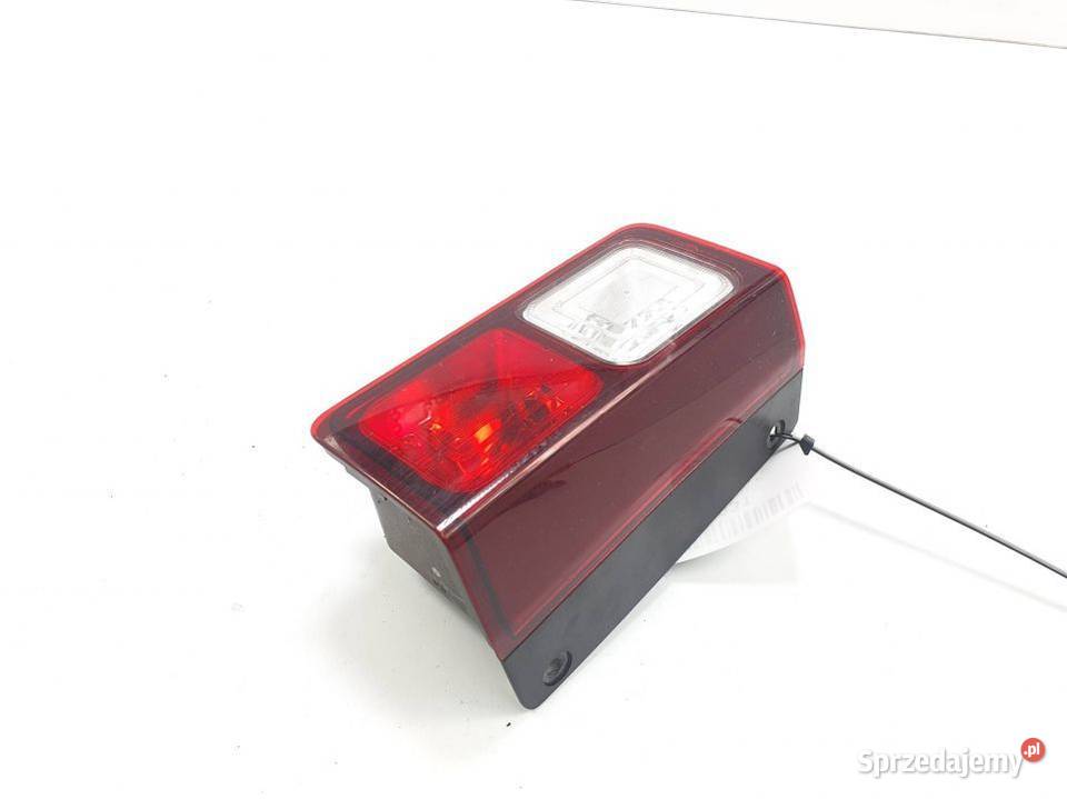 LAMPA PRAWA TYŁ RENAULT TRAFIC III 2020R osobowe