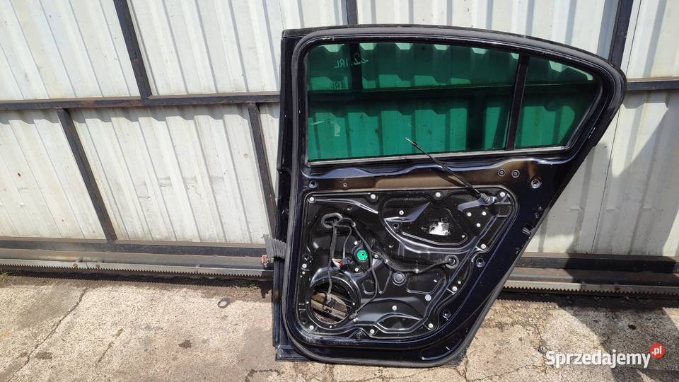 VW PASSAT B7 SEDAN 1014 DRZWI TYŁ TYLNE PRAWE Włoszczowa