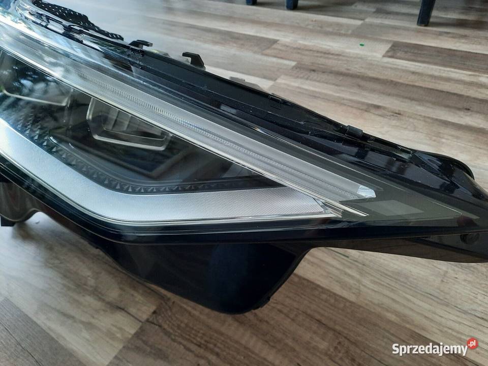 AUDI ETRON reflektor prawy FULL LED 4KE941040 Świerzawa