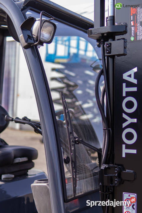 Wózek widłowy TOYOTA 8FGF25 33m GazBenzyna Zator