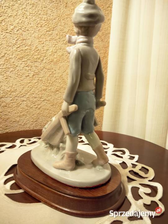 Figura Hiszpańska porcelana Sprzedawca kwiatów Gniezno