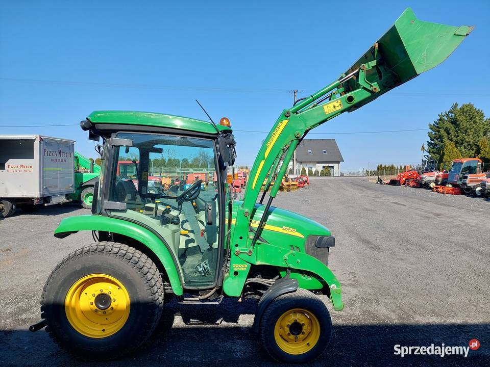 Ciągnik ogrodniczy komunalny John Deere 3720 z John Deere
