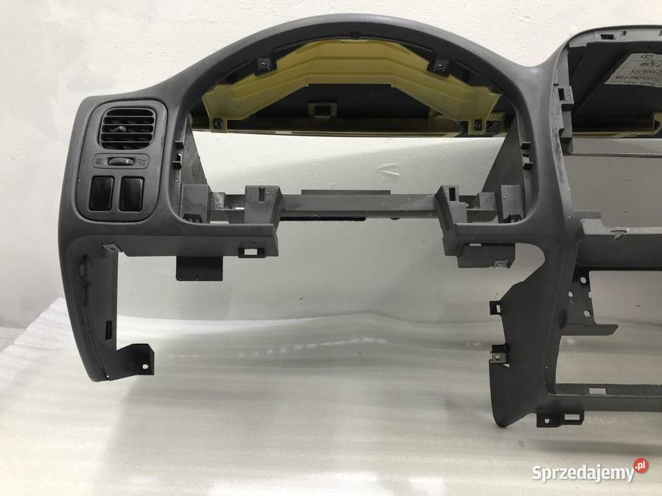 DESKA ROZDZIELCZA KOKPIT NISSAN NP300 Deski rozdzielcze, konsole