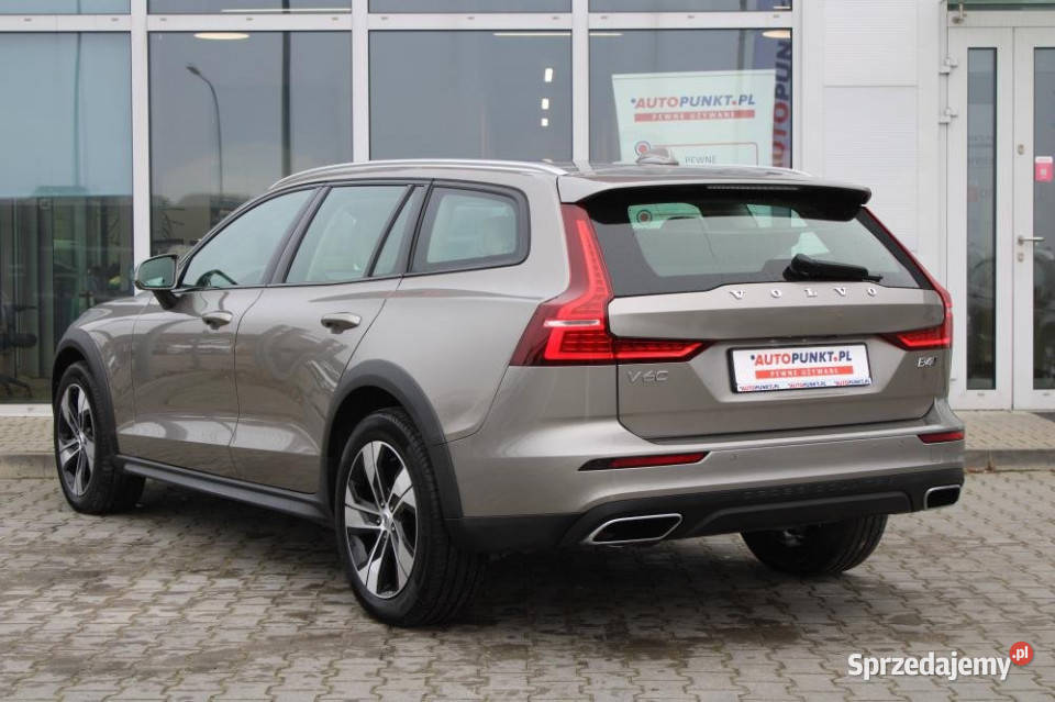 Volvo V60 Cross Country 2022r Active Led nieuszkodzony Gdańsk