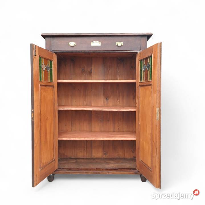 Stylowa Bieliźniarka Secesyjna z Witrażami