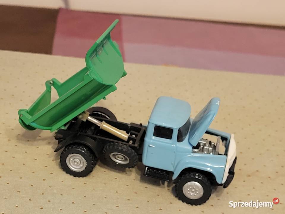 Modele samochodów w skali 143 Warszawa