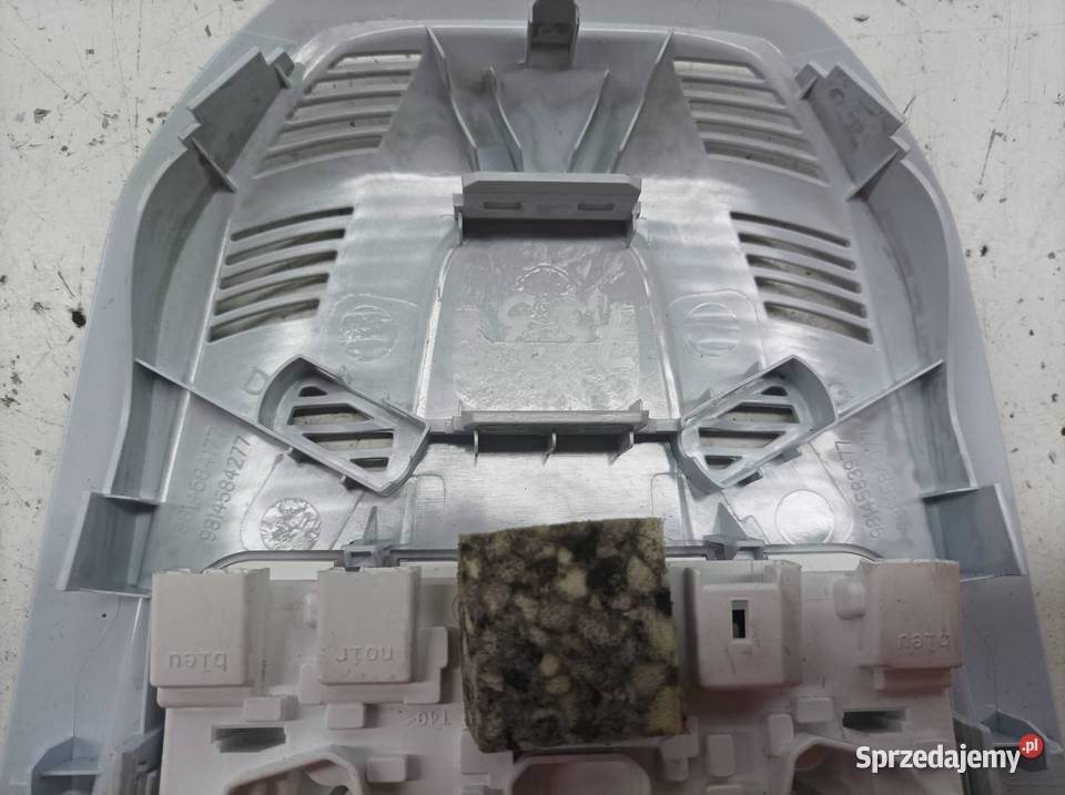 LAMPKA PODSUFITKI EU 96781446 Peugeot 3008 II Rok produkcji 2022 świętokrzyskie