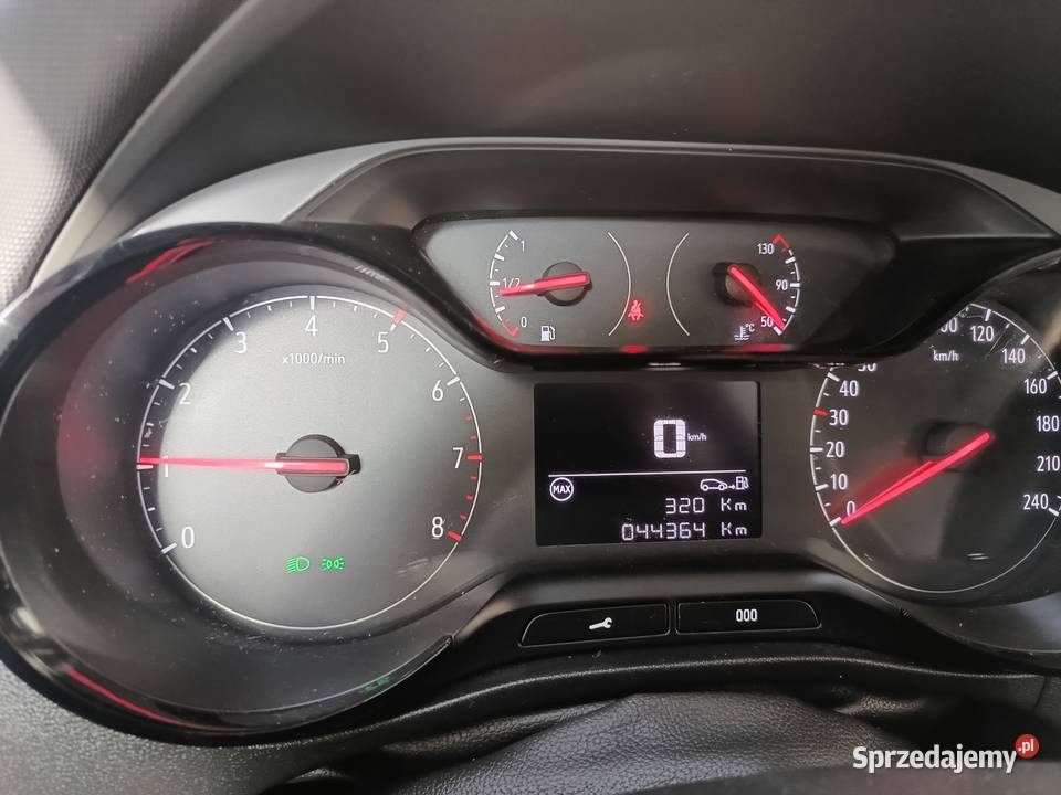 Opel crossland x 12 b mały przebieg manualna sprzedam