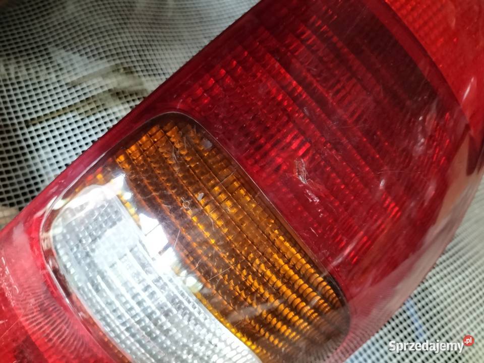 CORSA B LAMPA TYLNA TYŁ PRAWA osobowe lubelskie