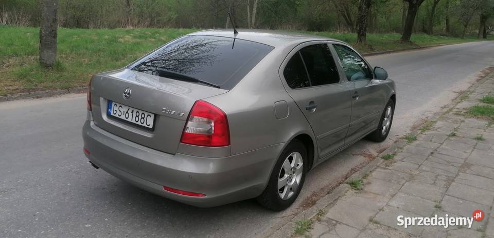 Skoda Octavia II drugi właściciel niski przebieg Rok produkcji 2010