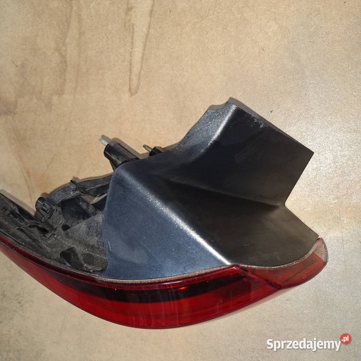 Astra K lampa tył kombi
